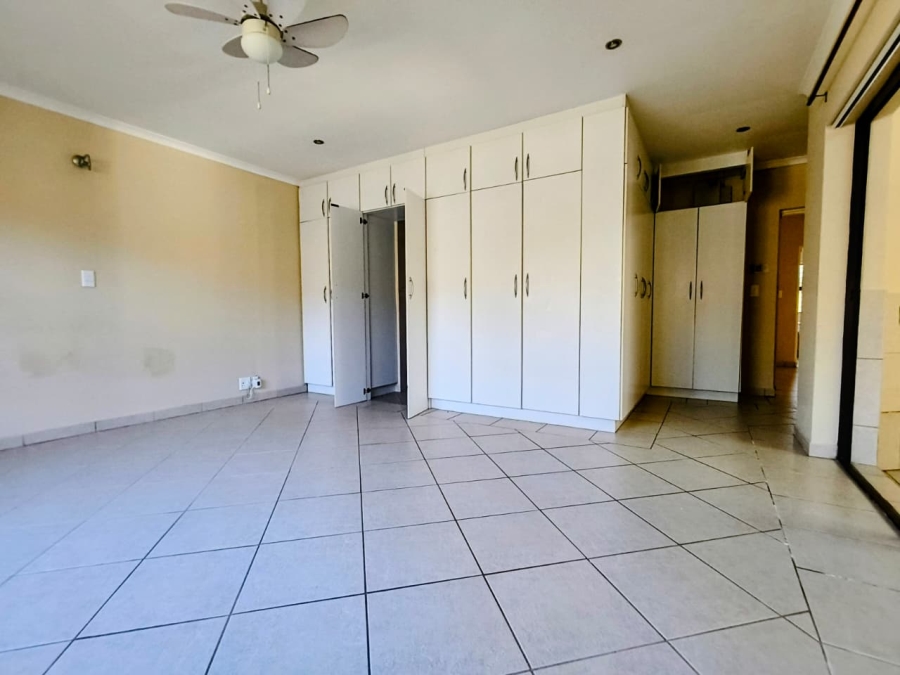 3 Bedroom Property for Sale in Wavecrest Eastern Cape